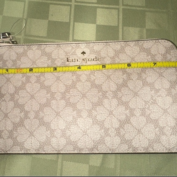 Kate Spade “Mushroom Cap” Wristlet Clutch - Picture 5 of 9
